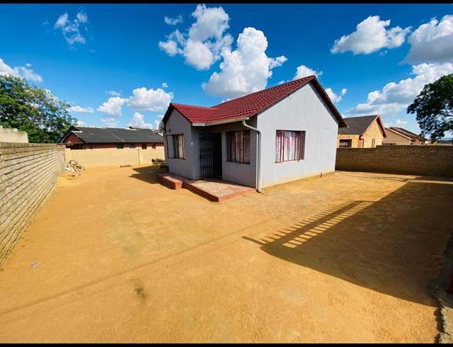 2 BEDROOM HOUSE FOR SALE IN TOEKOMSRUS